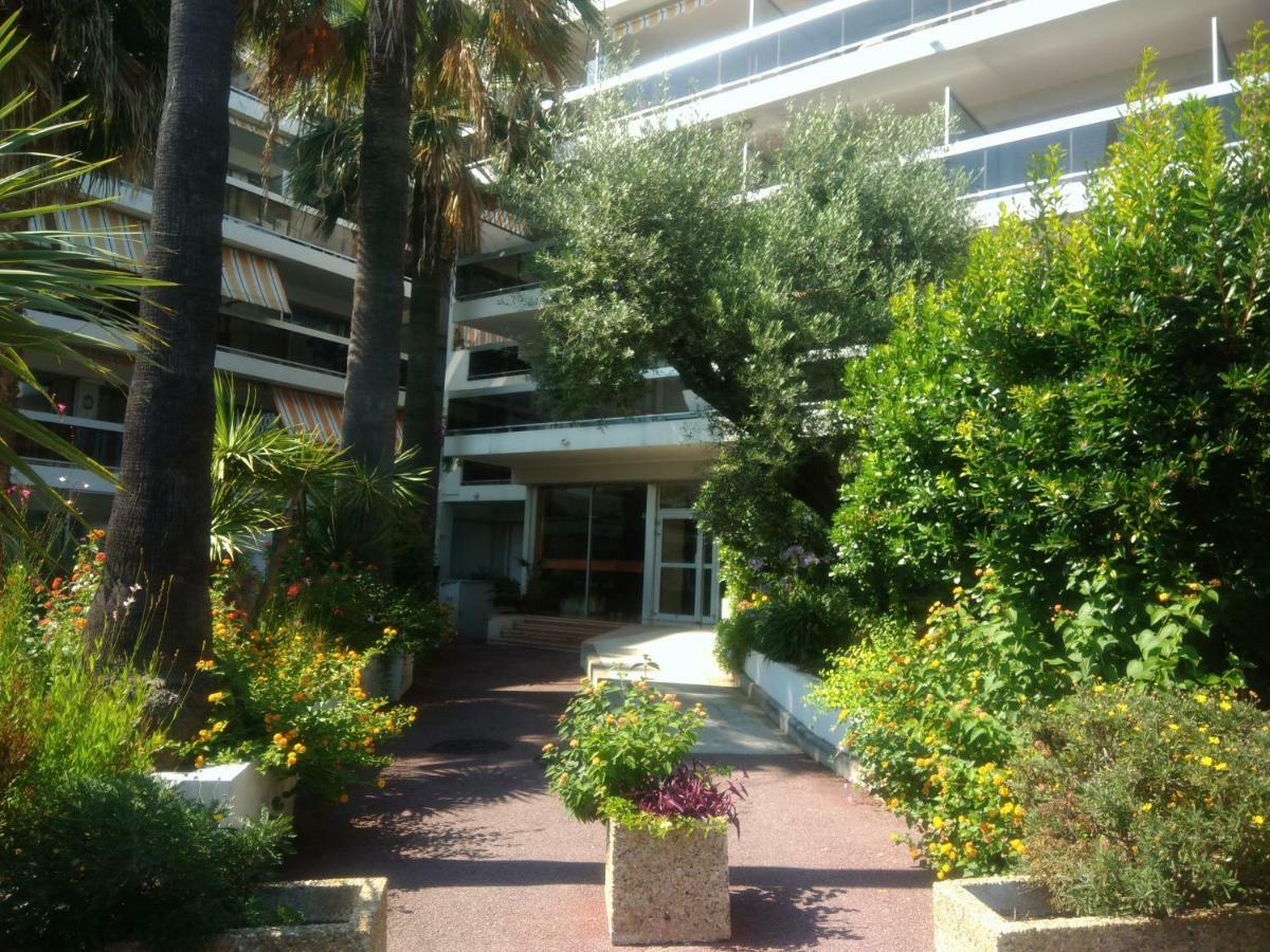 Mas De Tanit Corinthe Juan-les-Pins Exterior foto